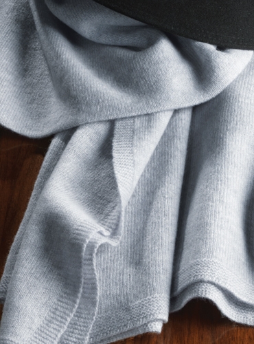 Ladies Cashmere Wrap In Silver