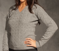 Ladies Cashmere V-Neck Cable Knit Sweater in Flannel