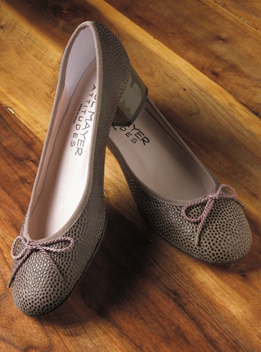 pumps in mauve