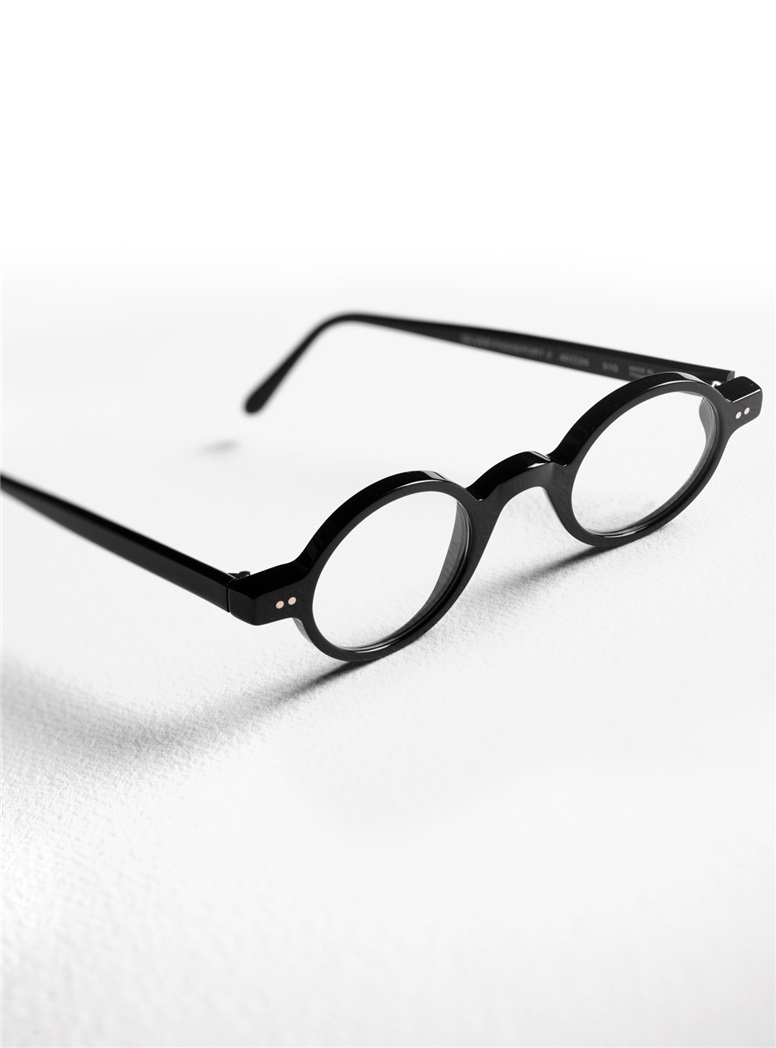 Archival Round Frame in Black