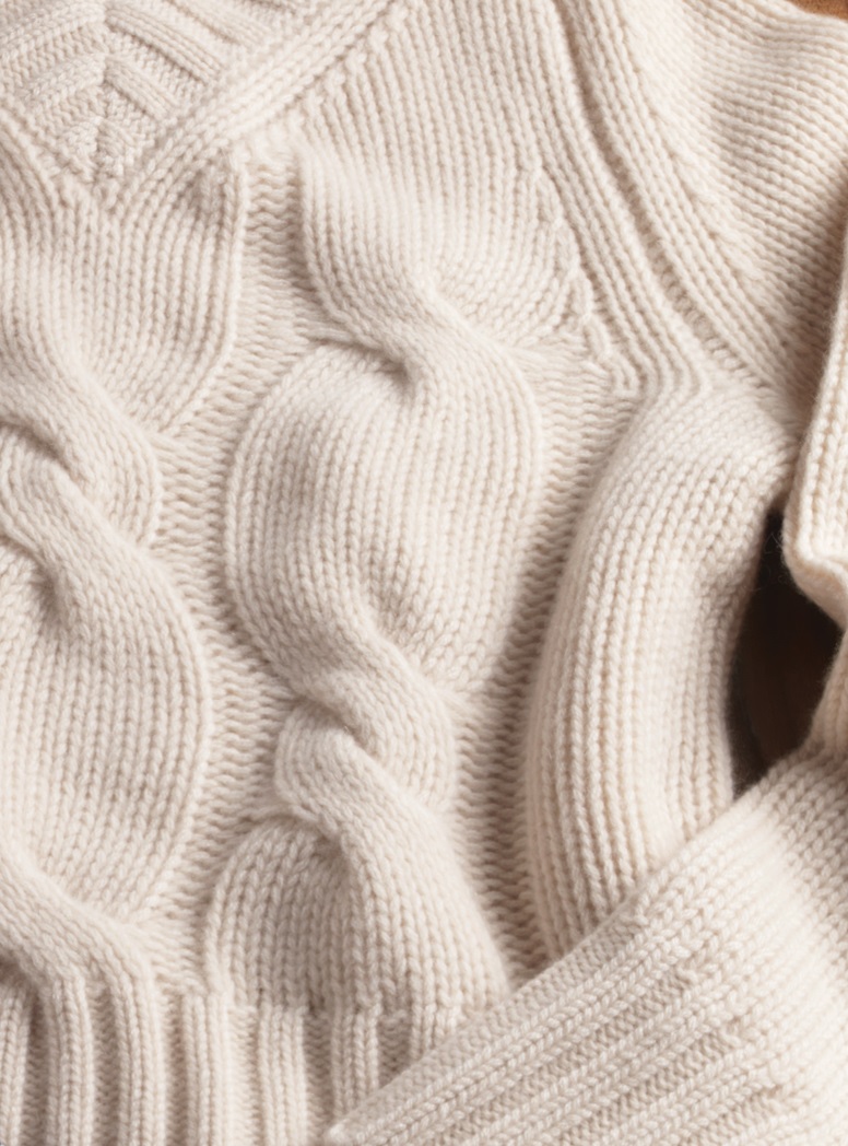 V-neck Cashmere Cable Sweater in Fawn