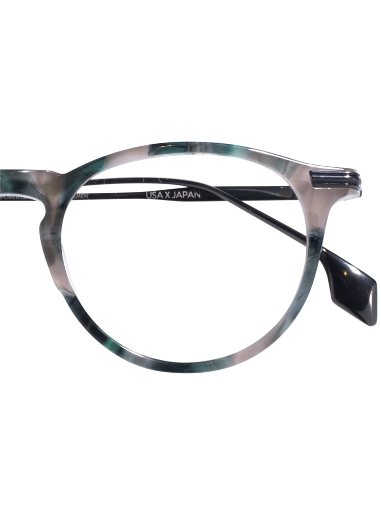 P3 Frame in Slate with Silver Temples