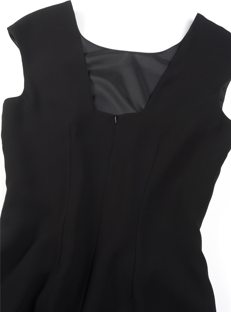 Ladies Cap Sleeve Dress in Black