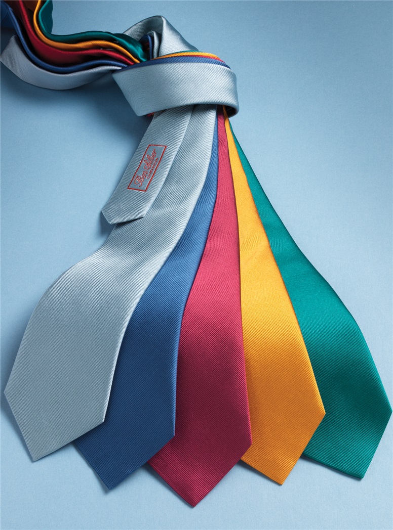 Silk Solid Signature Tie in Golden