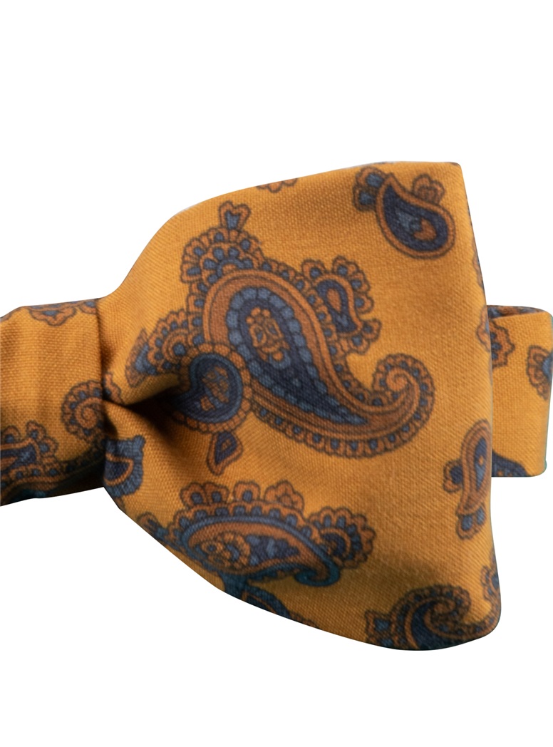 Silk Paisley Bow Tie in Gold
