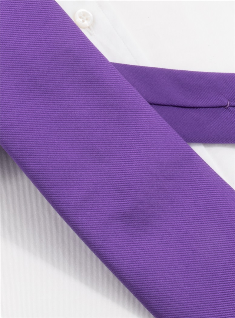 Silk Solid Signature Tie in Violet