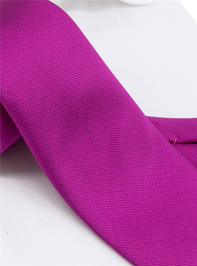 Silk Signature Solid Tie in Fuchsia