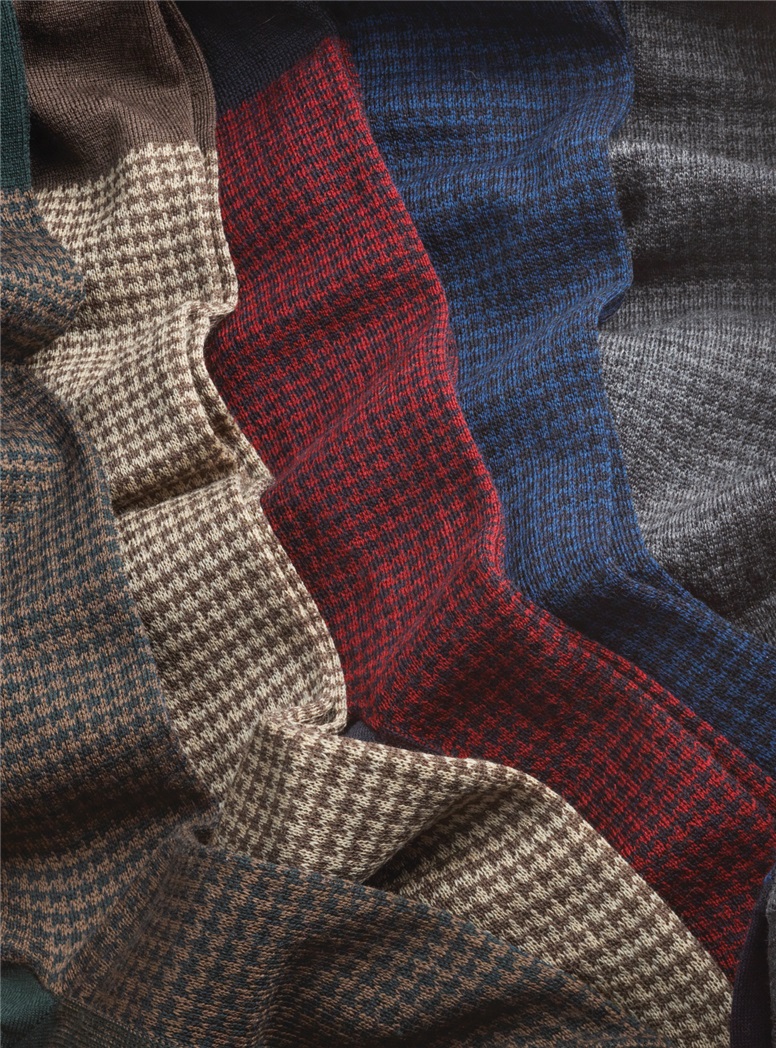 Houndstooth Dress Socks in Wool
