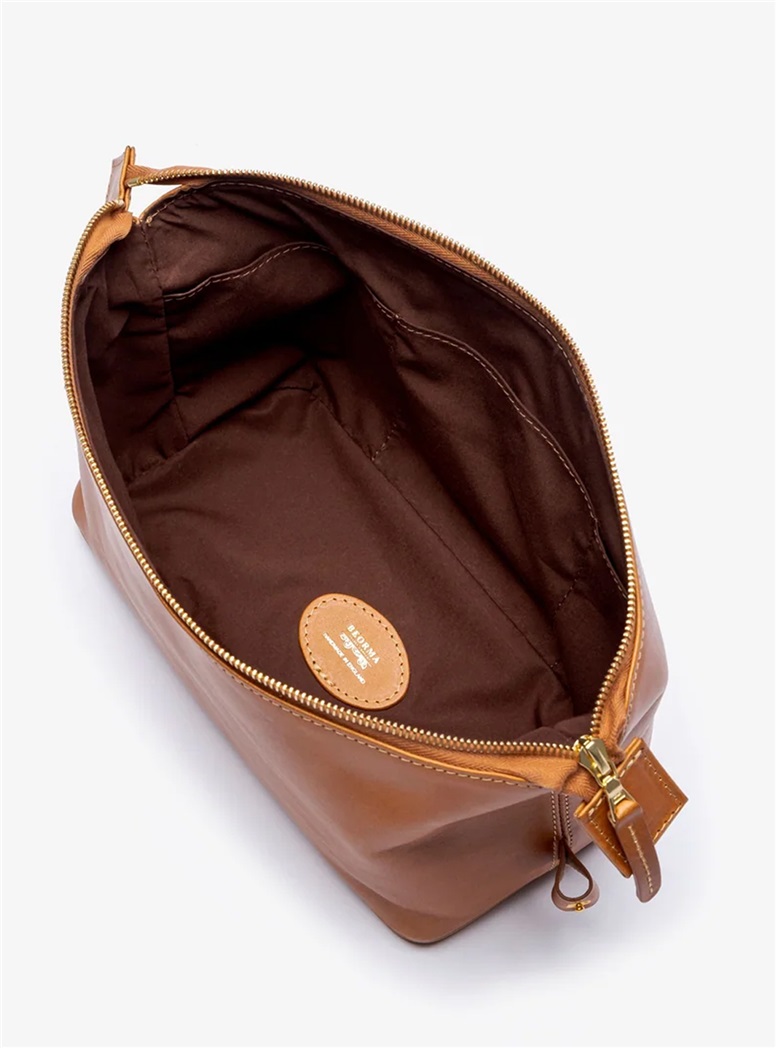 The Leighton Washbag in Tan