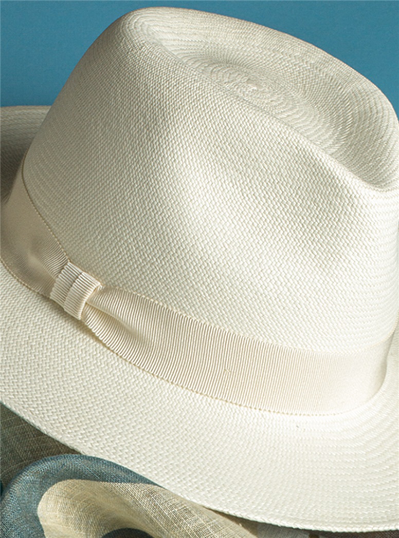 Wide-Brim Raffia Sun Hat in Natural