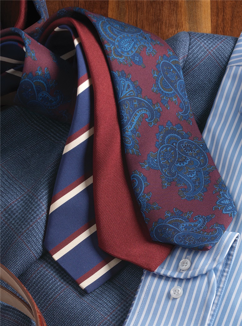 Silk Paisley Printed Tie in Garnet