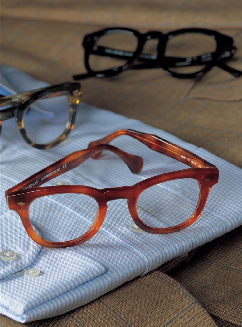 Bold Semi-Square Frame in Black