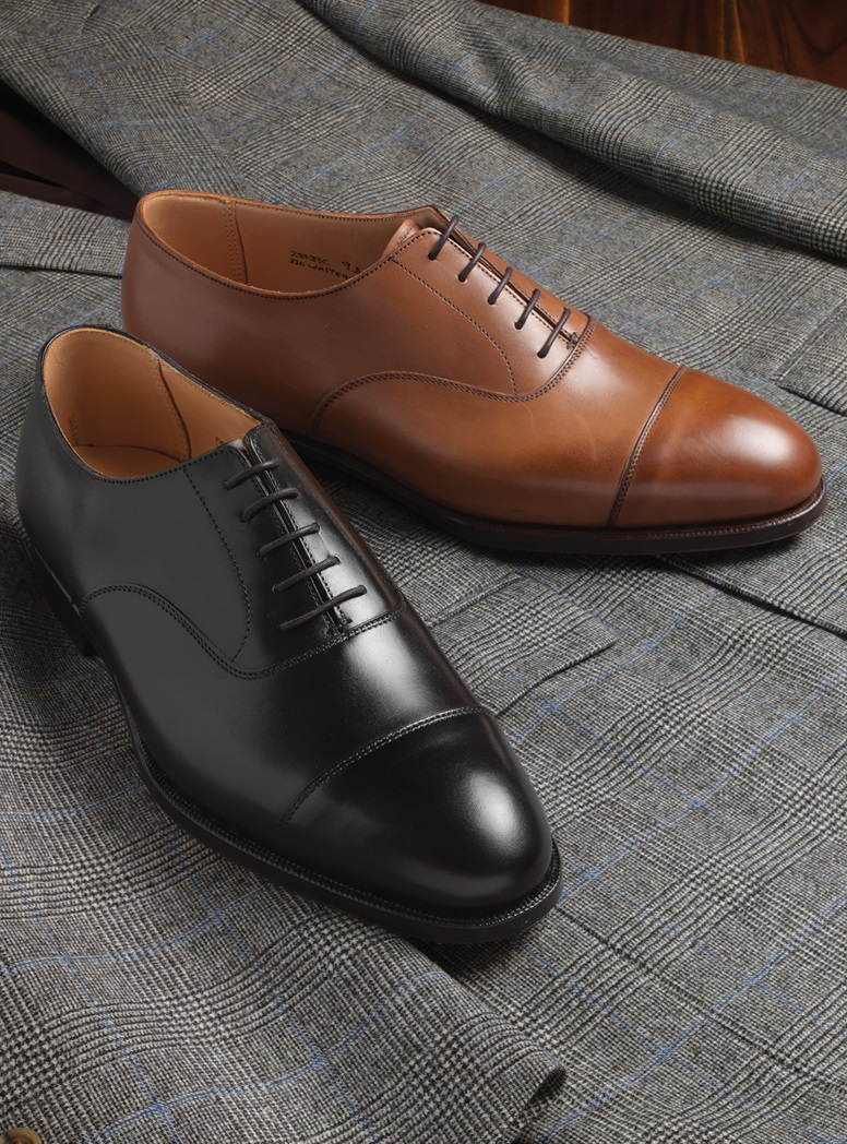 The Whitehall Oxford in Black