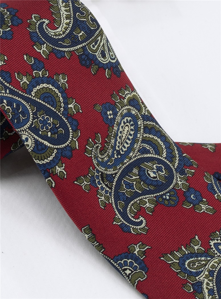 Silk Paisley Tie in Red