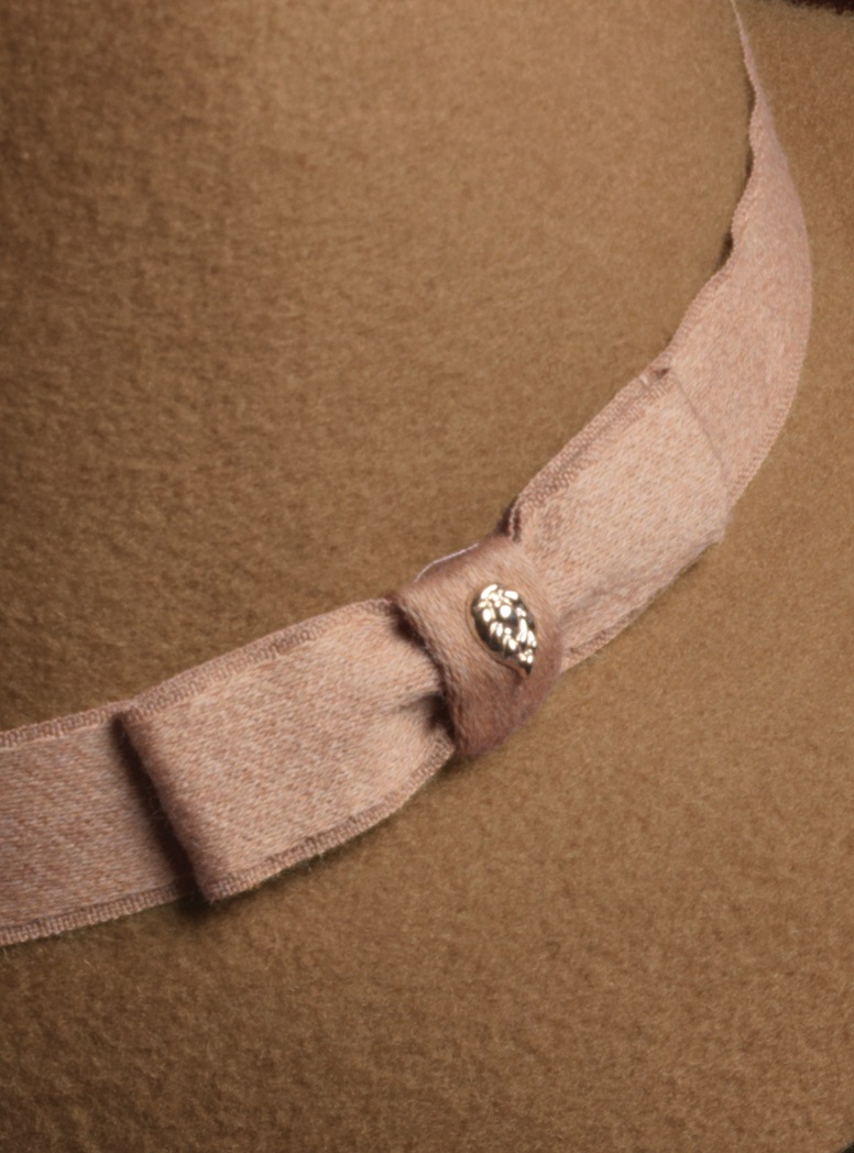 Cashmere Felt Hat in Camel