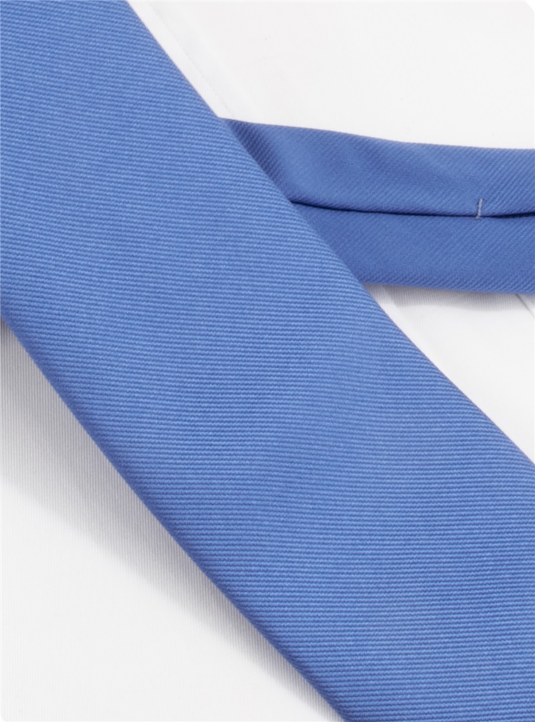 Silk Solid Signature Tie in French Blue