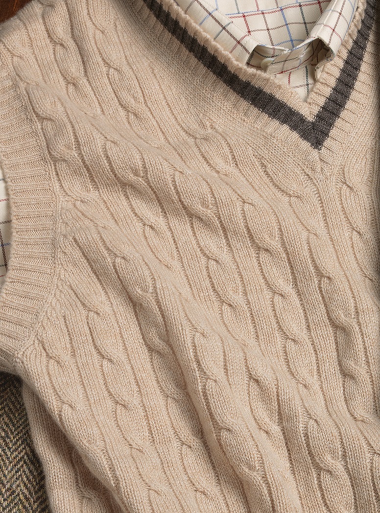 Cashmere Cable Knit V-neck Sweater Vest