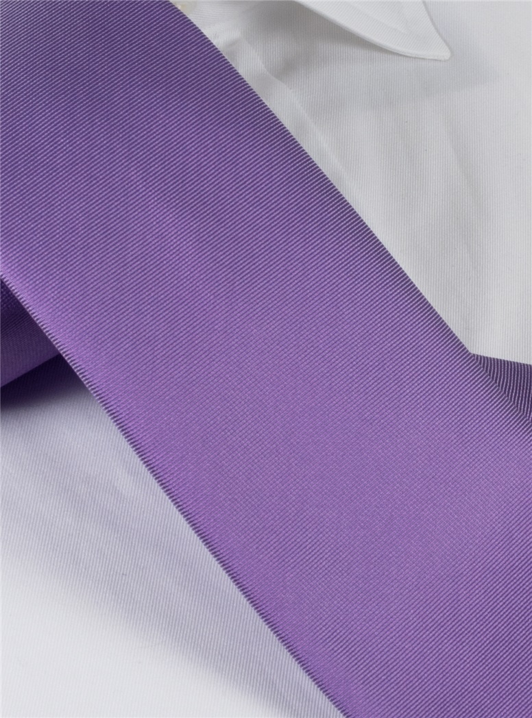 Silk Solid Signature Tie in Lavender