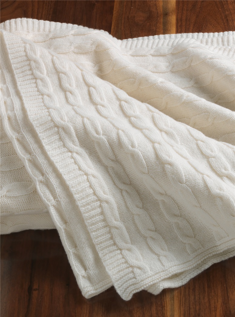 Cashmere Cable Knit Wrap in White