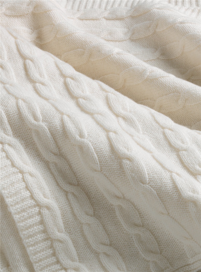 Cashmere Cable Knit Wrap in White