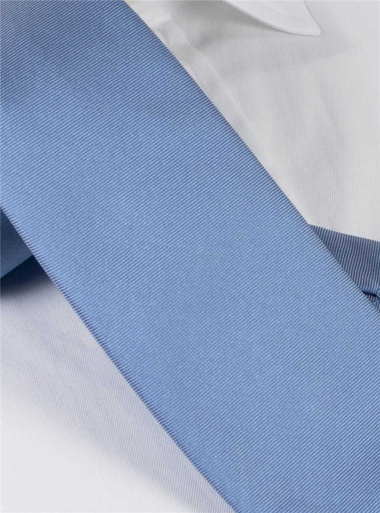 Silk Solid Signature Tie in Sky