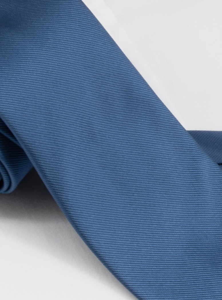 Silk Solid Signature Tie in French Blue