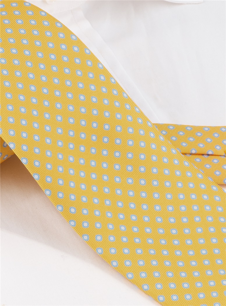 Printed Silk Tie in Yellow