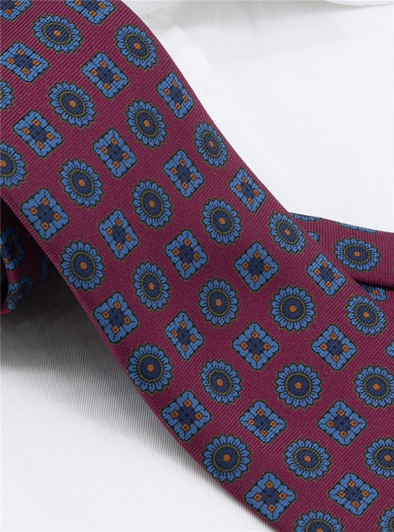 Silk Neat Tie in Raspberry