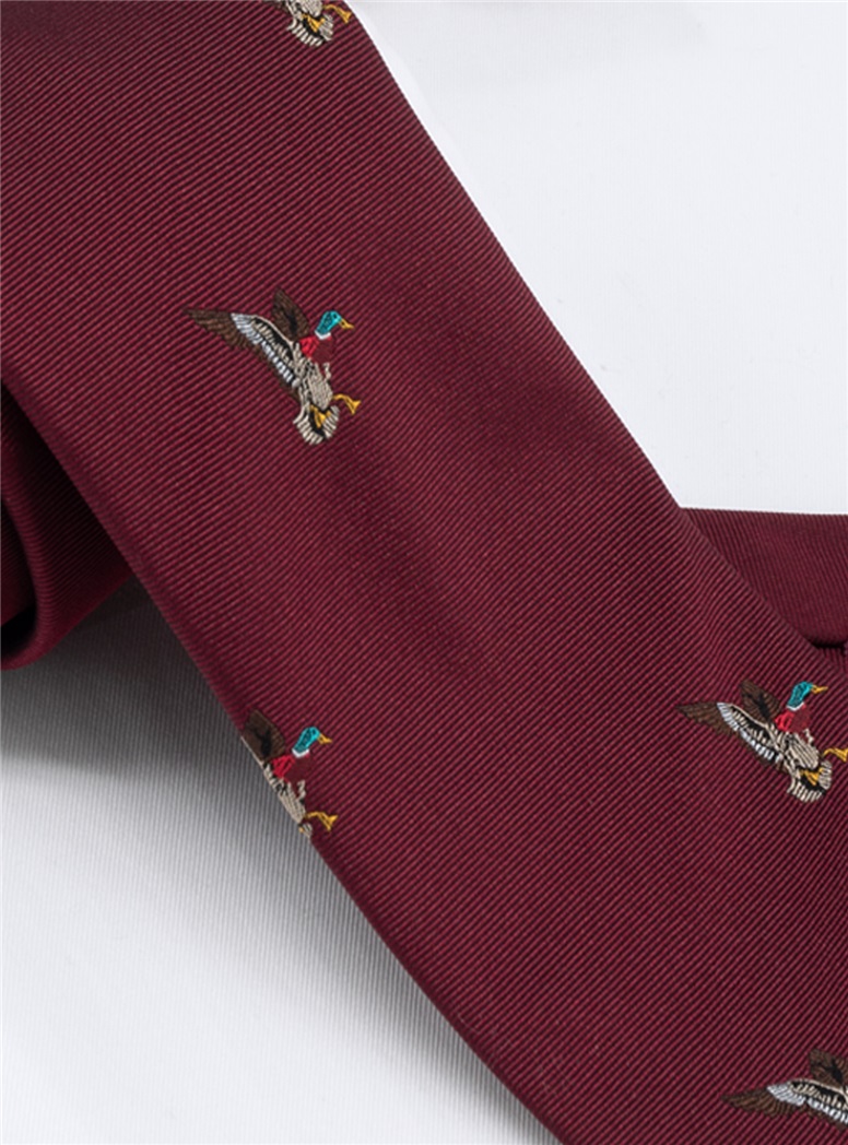 Silk Woven Duck Motif Tie in Maroon