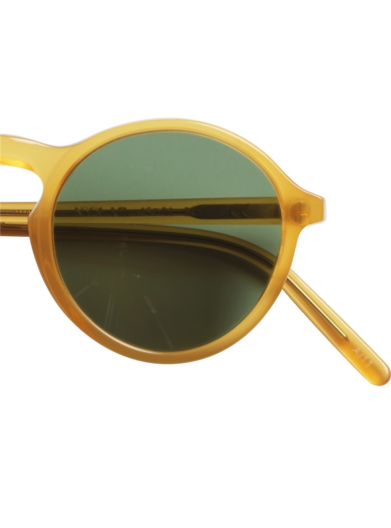 Small Round Sunglasses in Honey