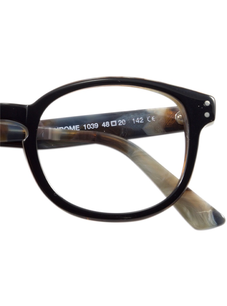 Bold Semi-Square Frame in Black