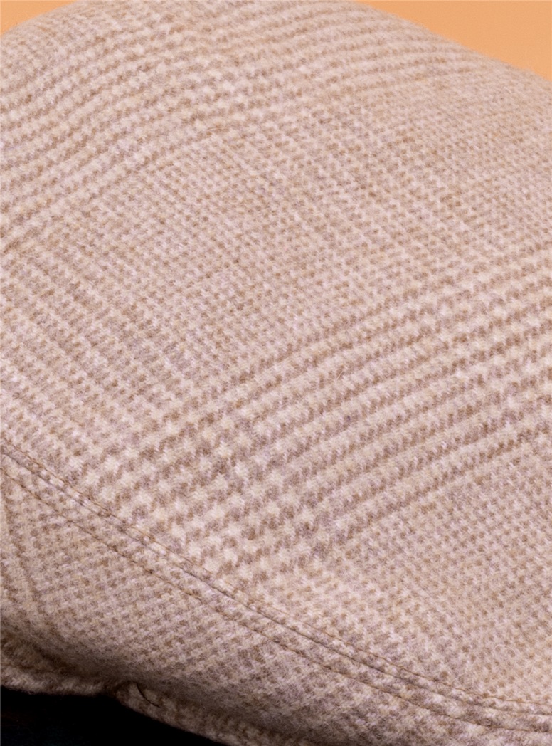 Wool Garforth Glen Plaid Cap in Camel and Cream