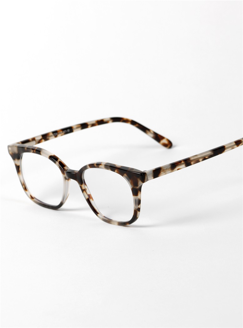 Slender Tip Frame in Cream Tortoise