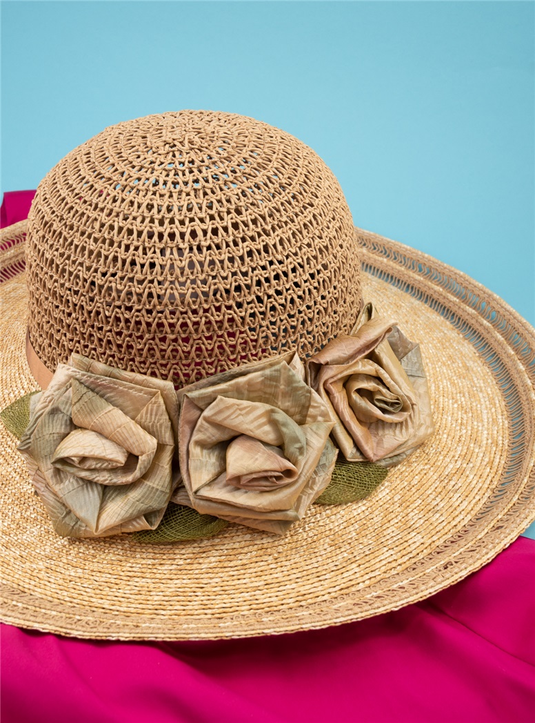 Ladies Straw Sun Hat with Flowers