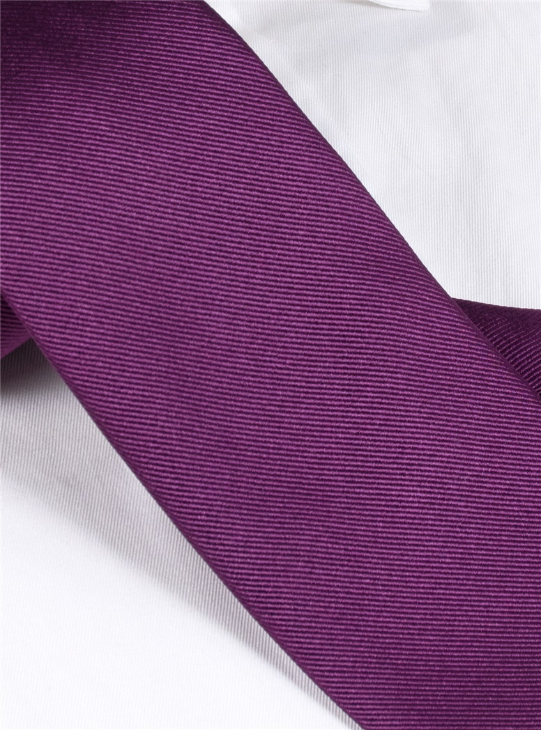 Silk Solid Signature Tie in Violet