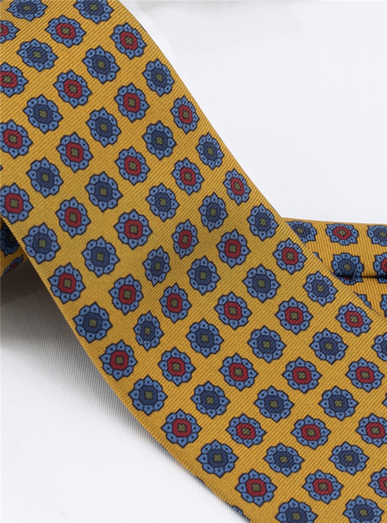 Silk Neat Tie in Gold