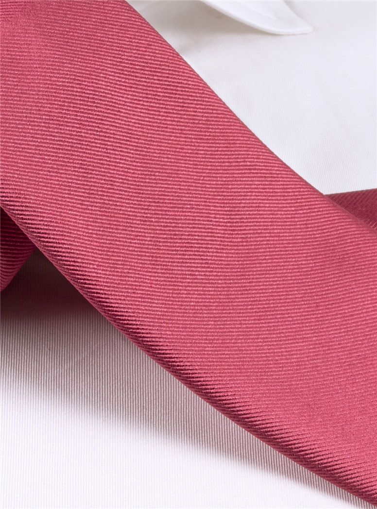 Silk Solid Signature Tie in Coral