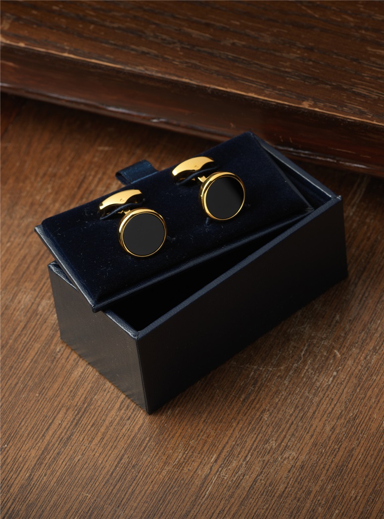 Onyx Formal Set in Gold