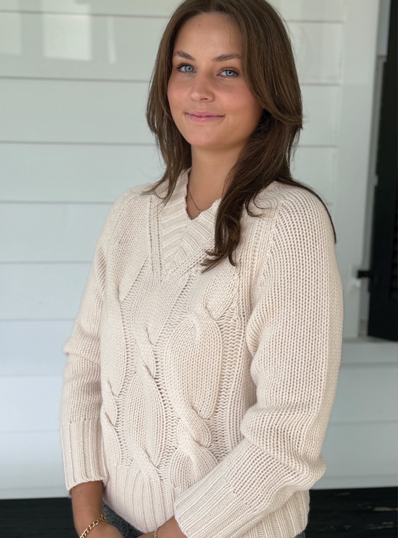 V-neck Cashmere Cable Sweater in Fawn