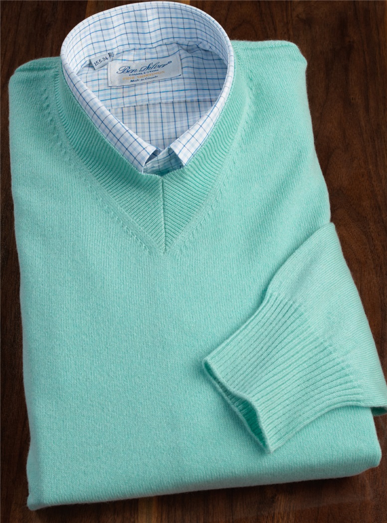 Cashmere V-neck Sweater in Aqua
