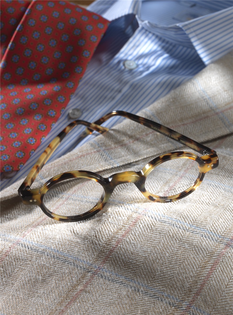 Archival Round Frame in Light Tortoise