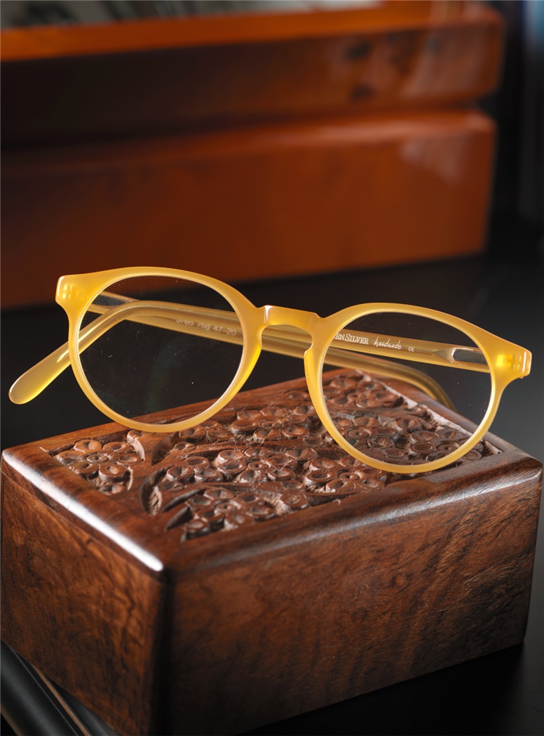 Classic P3 Frame in Honey