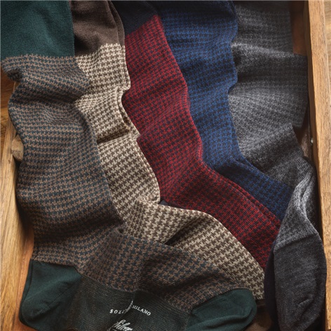 Houndstooth Dress Socks in Wool