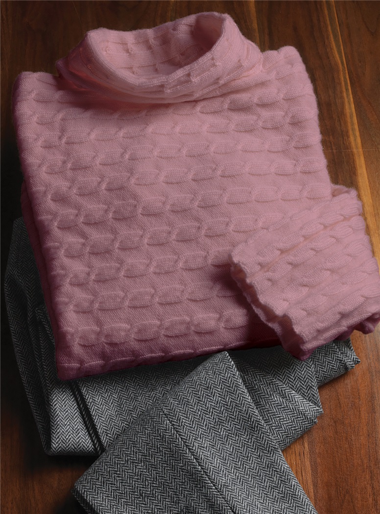 Ladies Cashmere Cable Turtleneck