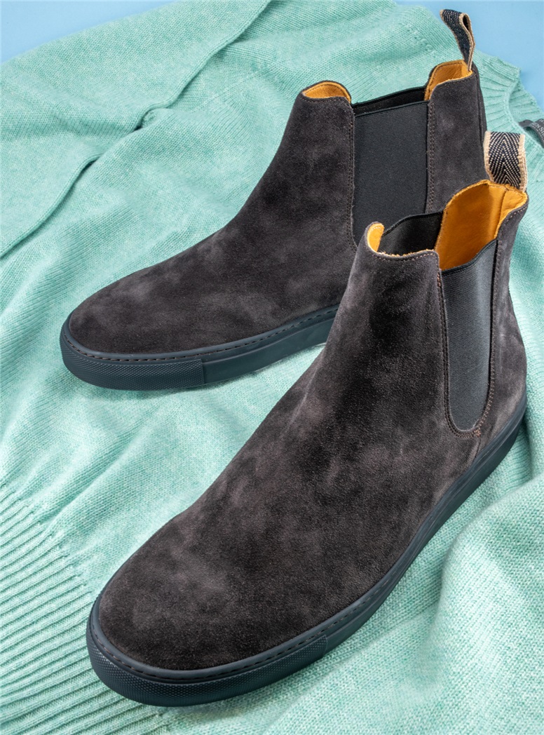 The Chelsea Sport Boot in Suede