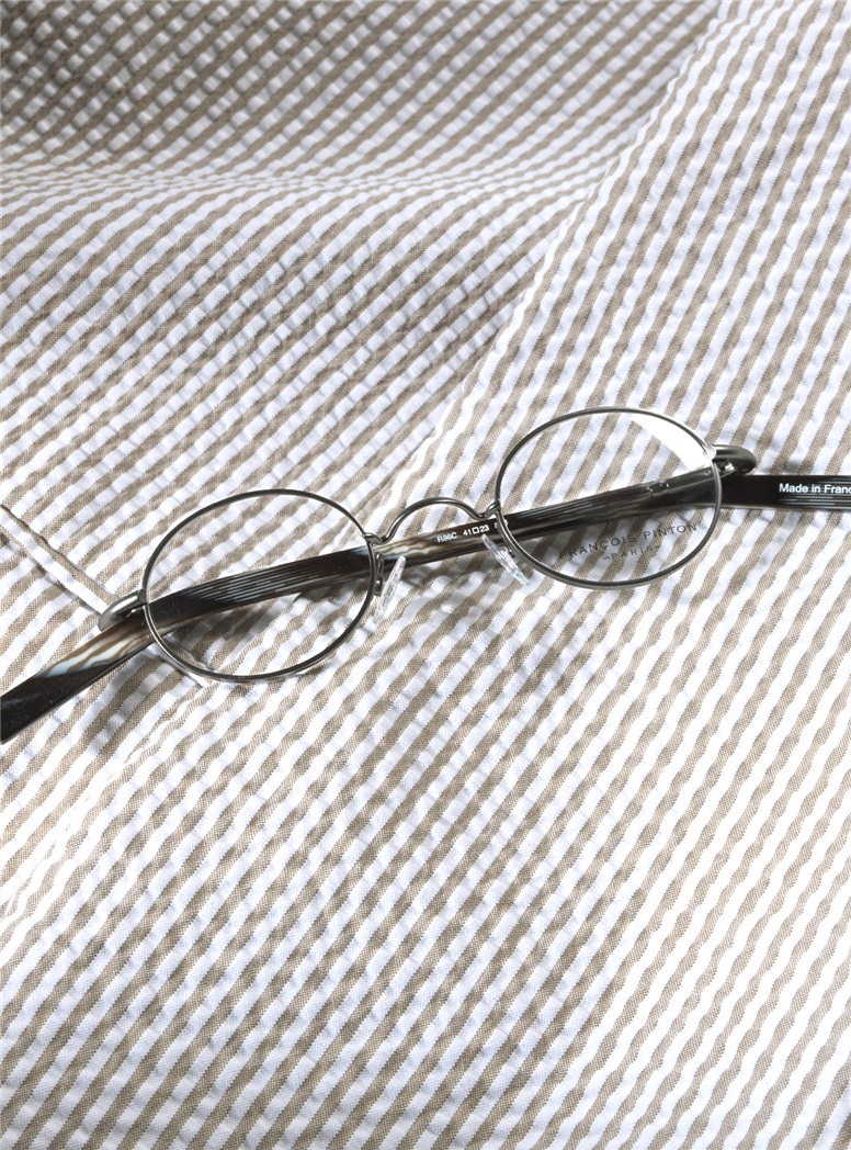 Nearly Oval Wire Frame in Silver Metal with Black Temples