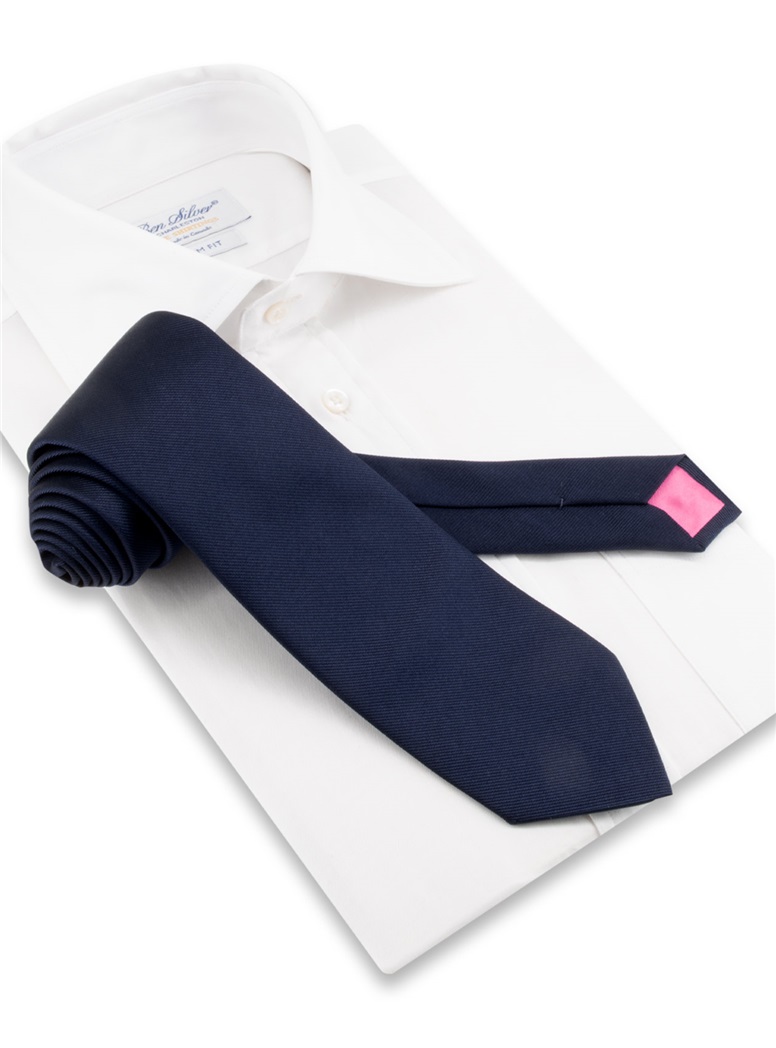 Signature Silk Solid Tie in Navy