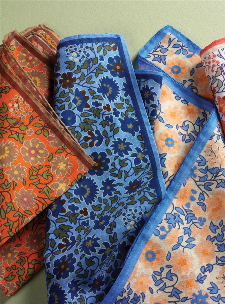 Cotton Pocket Square with Printed Floral Motif
