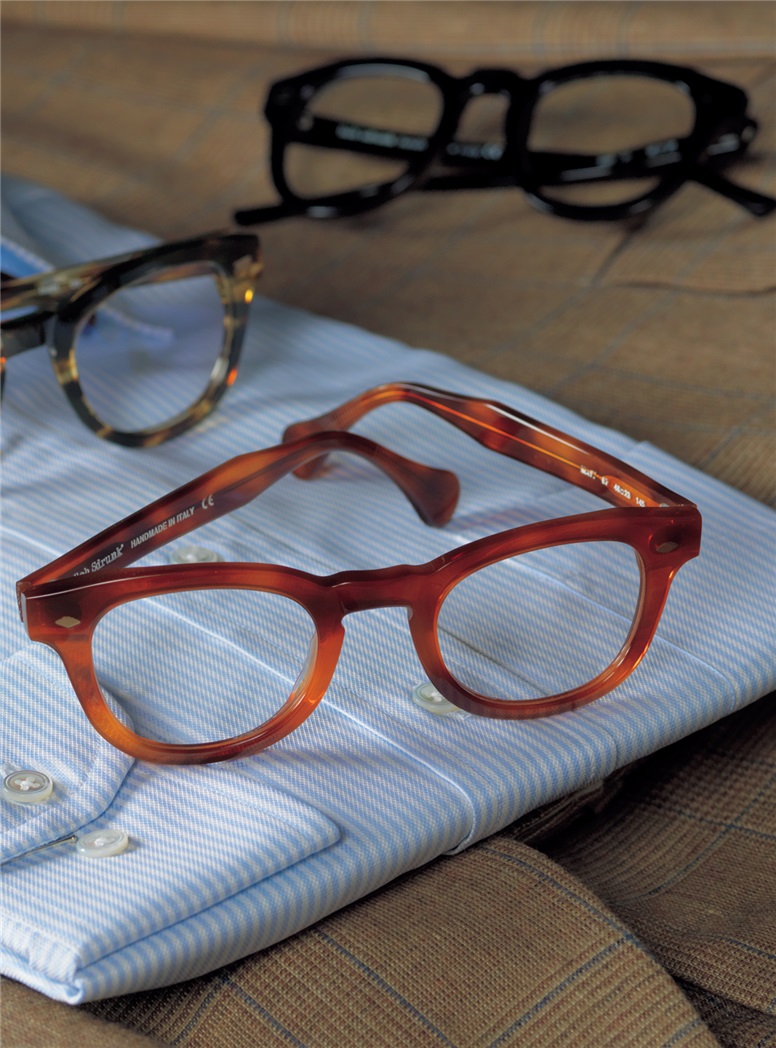 Bold Semi-Square Frame in Amber