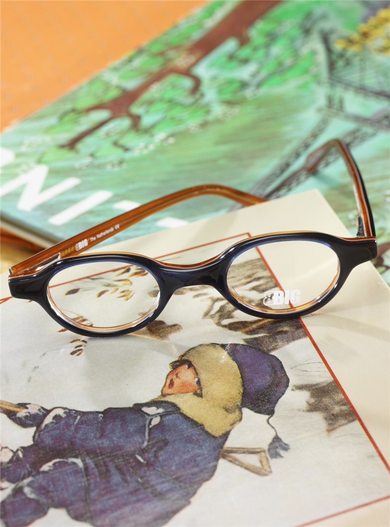 Kids Oval Frame in Navy and Tan